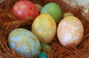 Dyeing & Marbling Easter Eggs