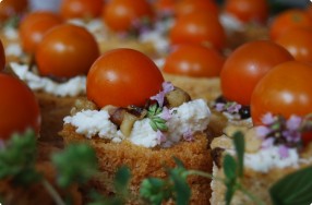 Crostini w/ Walnut Pesto, Ricotta & Cherry Tomatoes