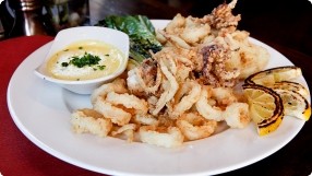 Crispy Calamari w/ Lemon-Crushed Red Pepper Aioli